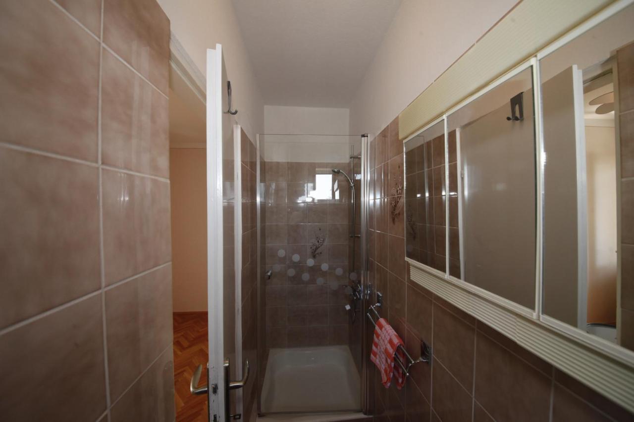 Apartments And Rooms By The Sea Banjol, Rab - 5077 Exterior foto